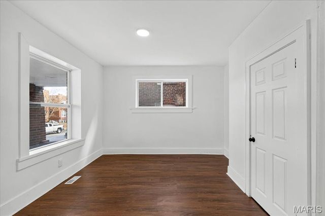 4250 Ellenwood Avenue, St Louis, MO 63116