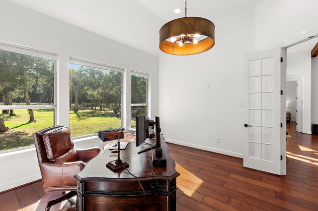 1165 Flint Rock LOOP, Driftwood, TX 78619