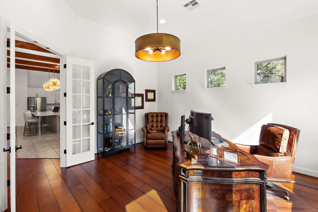 1165 Flint Rock LOOP, Driftwood, TX 78619