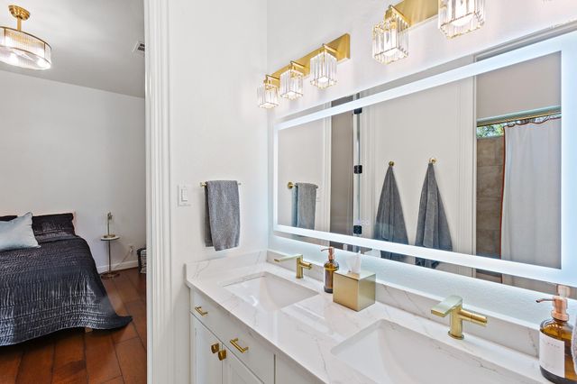 1165 Flint Rock LOOP, Driftwood, TX 78619