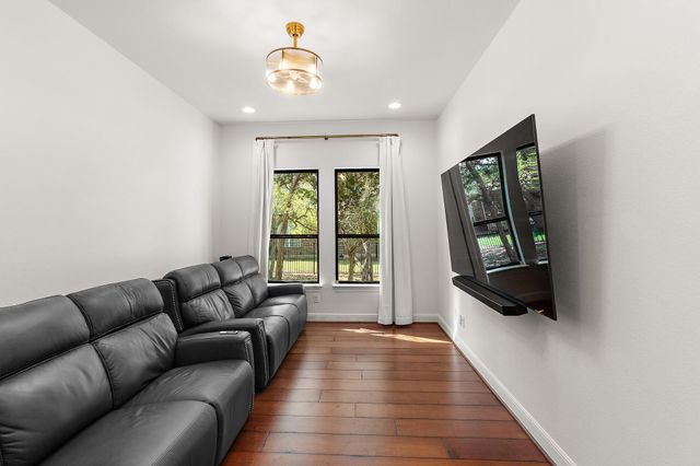 1165 Flint Rock LOOP, Driftwood, TX 78619