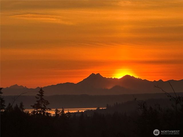 8612 76th Avenue NE, Marysville, WA 98270