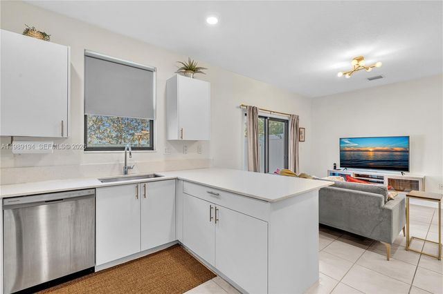 20433 NW 4th Ct, Miami Gardens, FL 33169