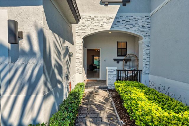 20433 NW 4th Ct, Miami Gardens, FL 33169