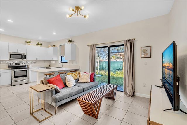 20433 NW 4th Ct, Miami Gardens, FL 33169