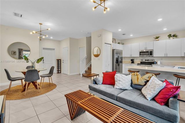 20433 NW 4th Ct, Miami Gardens, FL 33169