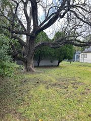 206 N Main Street, Highlands, TX 77562