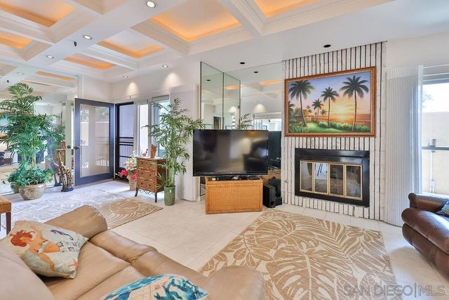 835 D Ave 4, Coronado, CA 92118