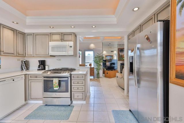835 D Ave 4, Coronado, CA 92118