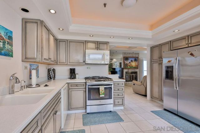835 D Ave 4, Coronado, CA 92118