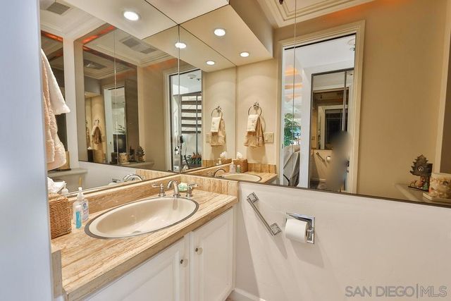 835 D Ave 4, Coronado, CA 92118