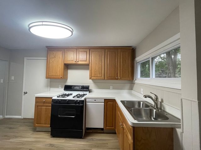 22 Oakland Road 22, Sharon, MA 02067
