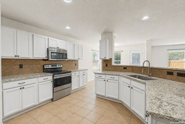 10507 Cosmos Canyon, Helotes, TX 78023