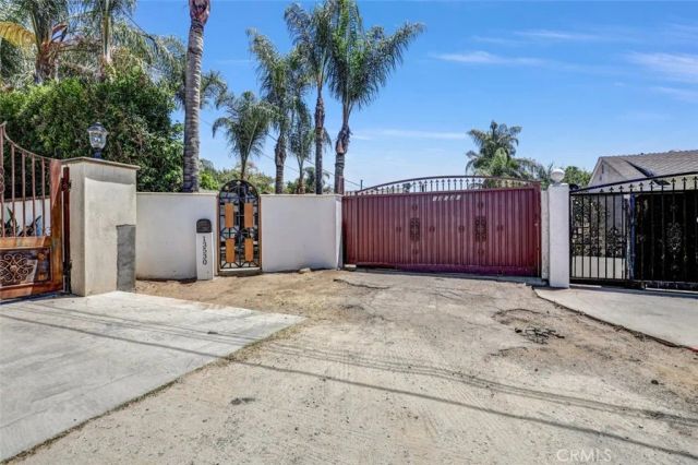 13530 Beaver Street, Sylmar, CA 91342