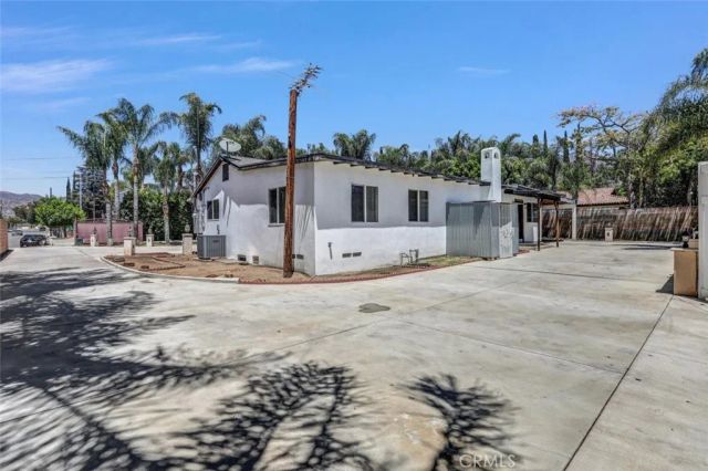 13530 Beaver Street, Sylmar, CA 91342
