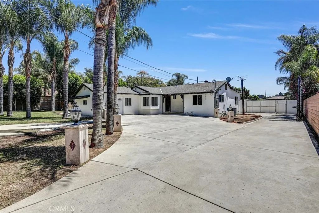 13530 Beaver Street, Sylmar, CA 91342