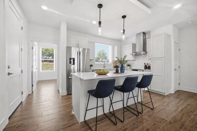 4300 Mansfield Dam RD 1021, Austin, TX 78734