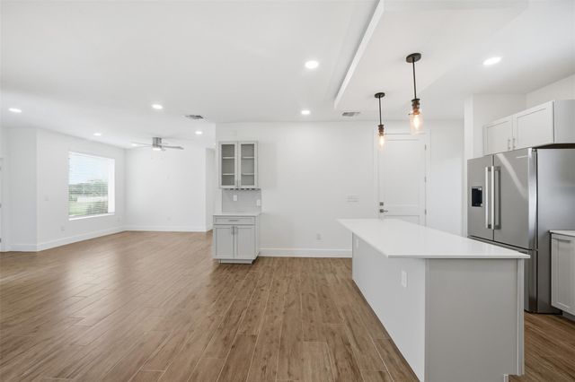 4300 Mansfield Dam RD 1021, Austin, TX 78734