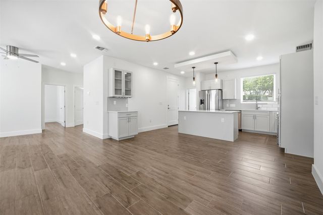 4300 Mansfield Dam RD 1021, Austin, TX 78734