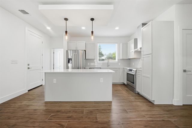 4300 Mansfield Dam RD 1021, Austin, TX 78734