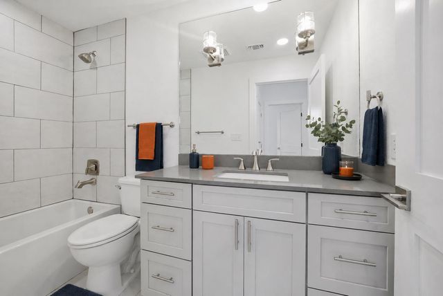 4300 Mansfield Dam RD 1021, Austin, TX 78734
