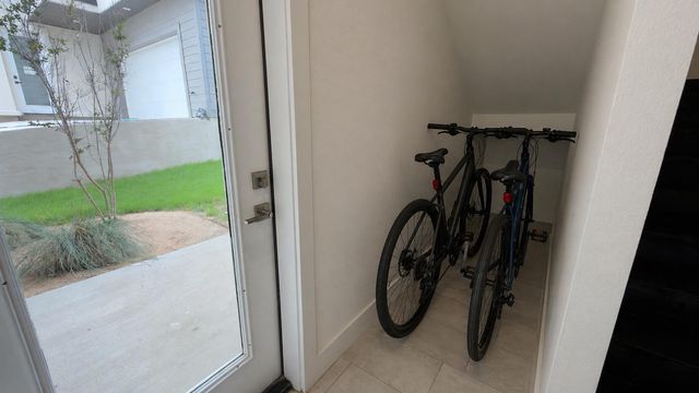 4300 Mansfield Dam RD 1021, Austin, TX 78734