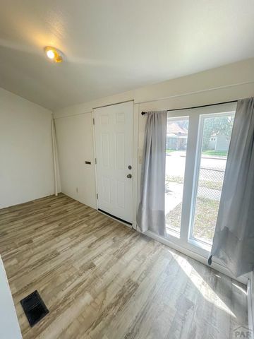 401 E 2nd St, La Junta, CO 81050