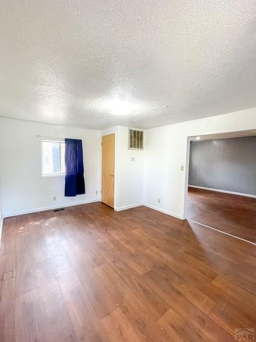 401 E 2nd St, La Junta, CO 81050