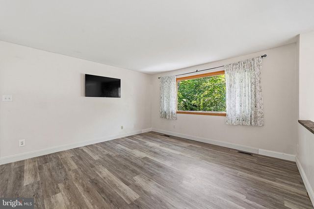 418 DIXONTOWN RD, Medford, NJ 08055