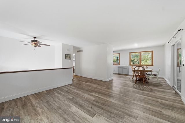 418 DIXONTOWN RD, Medford, NJ 08055