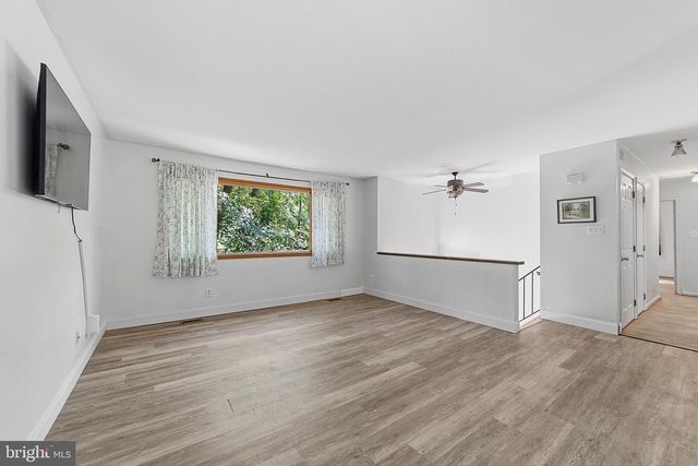 418 DIXONTOWN RD, Medford, NJ 08055