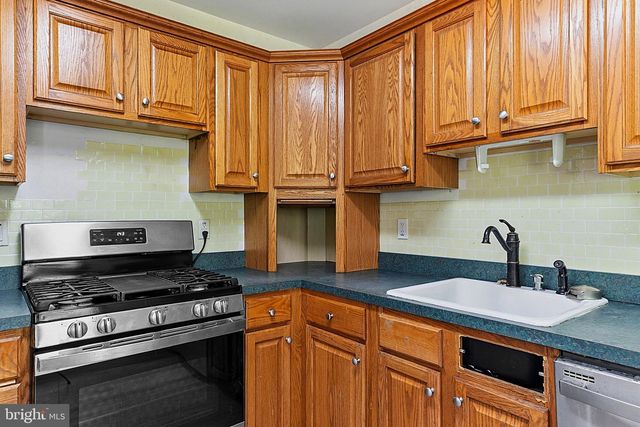 418 DIXONTOWN RD, Medford, NJ 08055