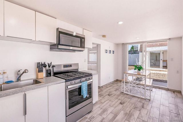 3754 56 Tennyson St, San Diego, CA 92107