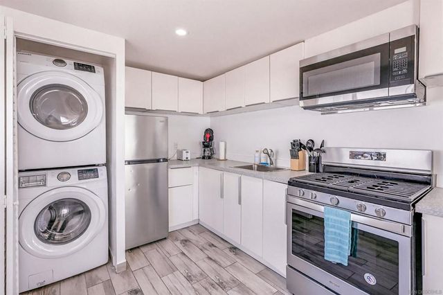 3754 56 Tennyson St, San Diego, CA 92107