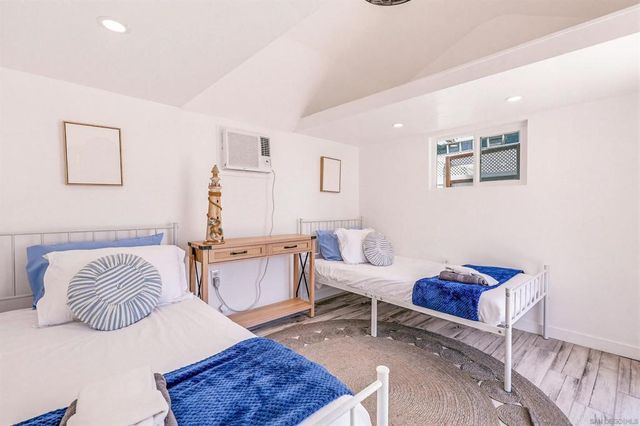 3754 56 Tennyson St, San Diego, CA 92107