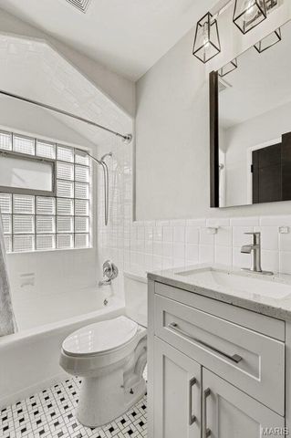 1433 Lanvale Drive, St Louis, MO 63119