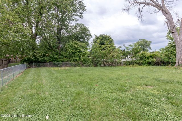 5606 Leemont Ct, Louisville, KY 40272