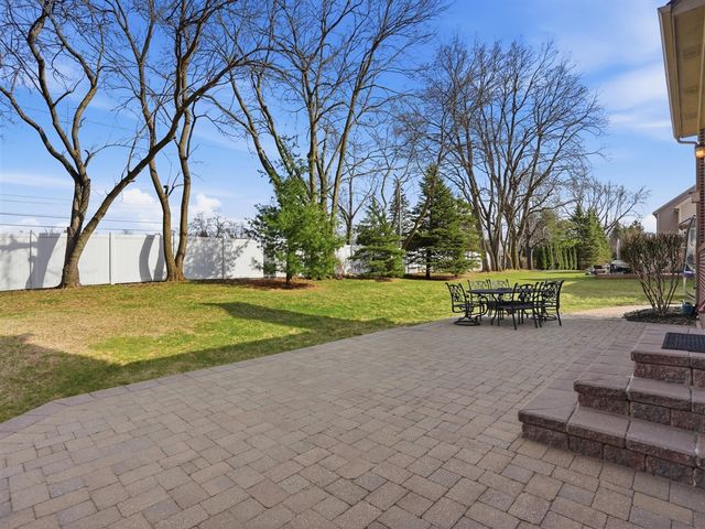 13137 Ventura Drive, Belleville, MI 48111