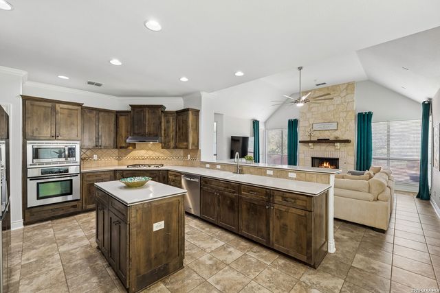 13326 WIND RDG, Helotes, TX 78023