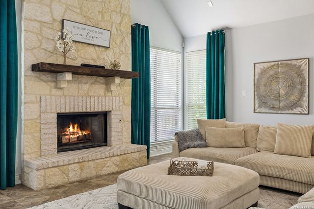 13326 WIND RDG, Helotes, TX 78023