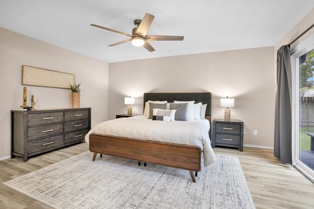 6 Spurwood Court, Spring, TX 77381