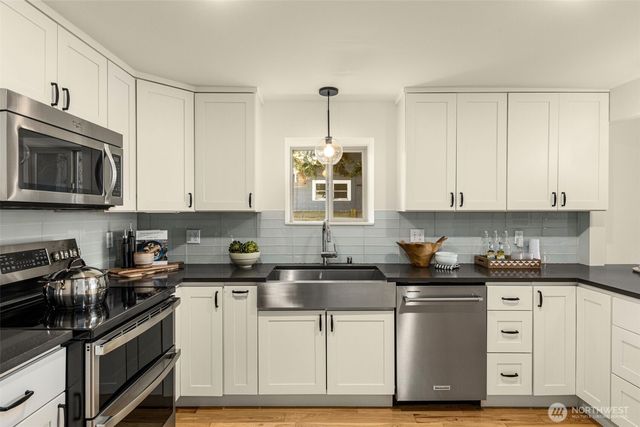 3016 50th Avenue SW, Seattle, WA 98116