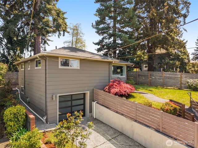 3016 50th Avenue SW, Seattle, WA 98116