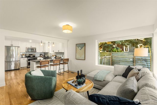 3016 50th Avenue SW, Seattle, WA 98116