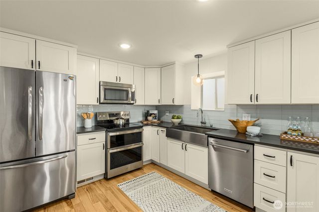 3016 50th Avenue SW, Seattle, WA 98116