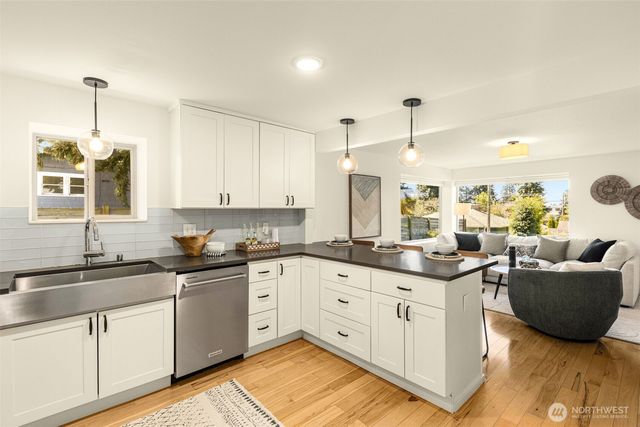 3016 50th Avenue SW, Seattle, WA 98116