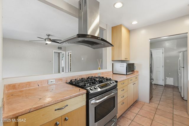 2925 E Loretta Drive, Tucson, AZ 85716