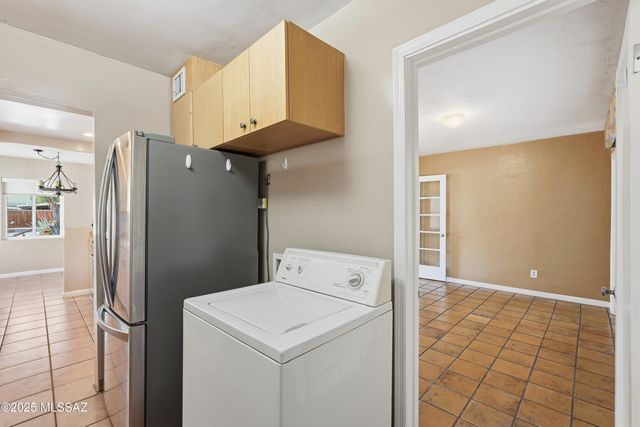 2925 E Loretta Drive, Tucson, AZ 85716