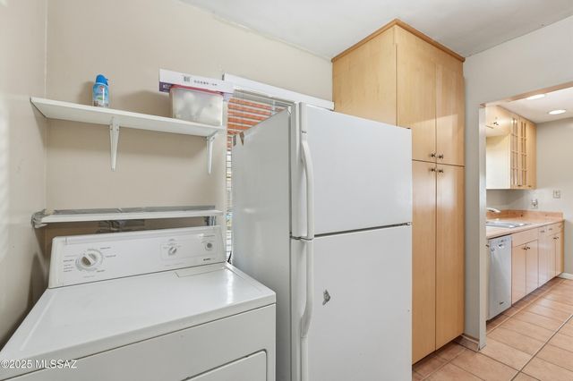 2925 E Loretta Drive, Tucson, AZ 85716