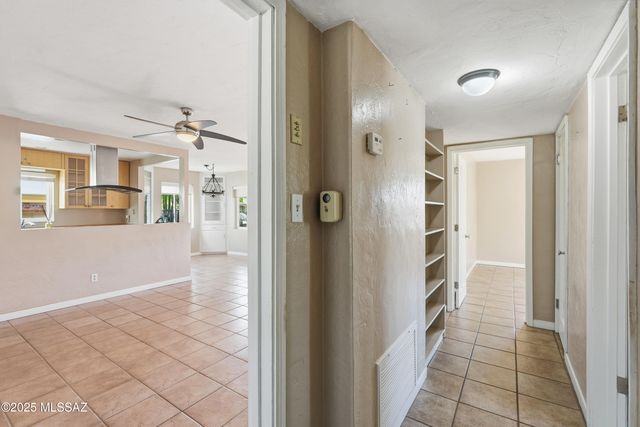 2925 E Loretta Drive, Tucson, AZ 85716